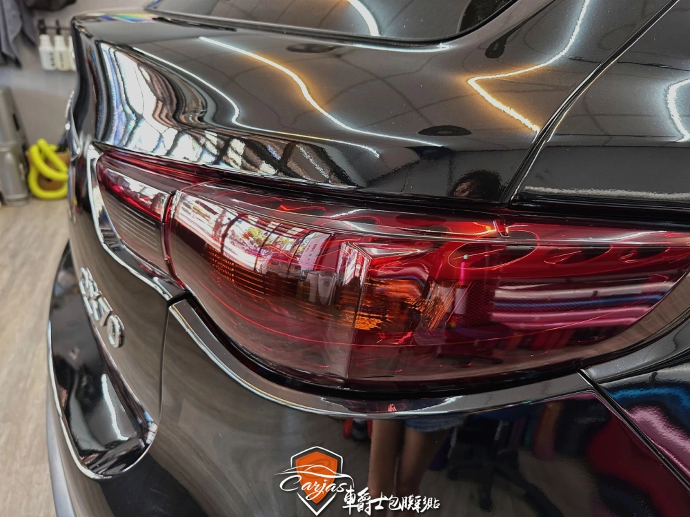 INFINITI QX70 尾燈、第三煞車燈自體修復深黑燻黑改色包膜