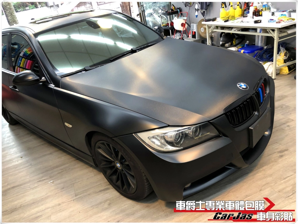 BMW E90 325i 全車消光黑、3D黑卡夢改色包膜