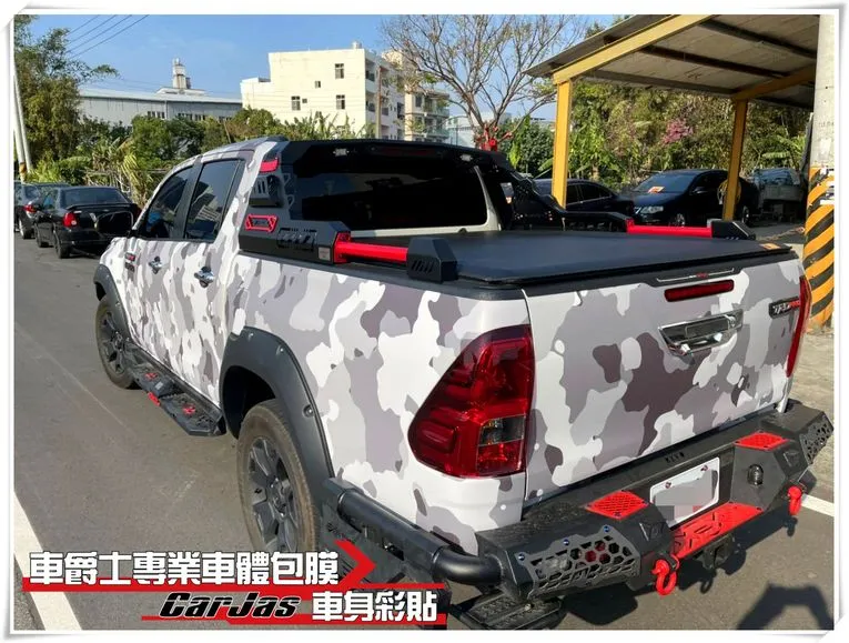 TOYOTA HILUX 全車迷彩改色包膜