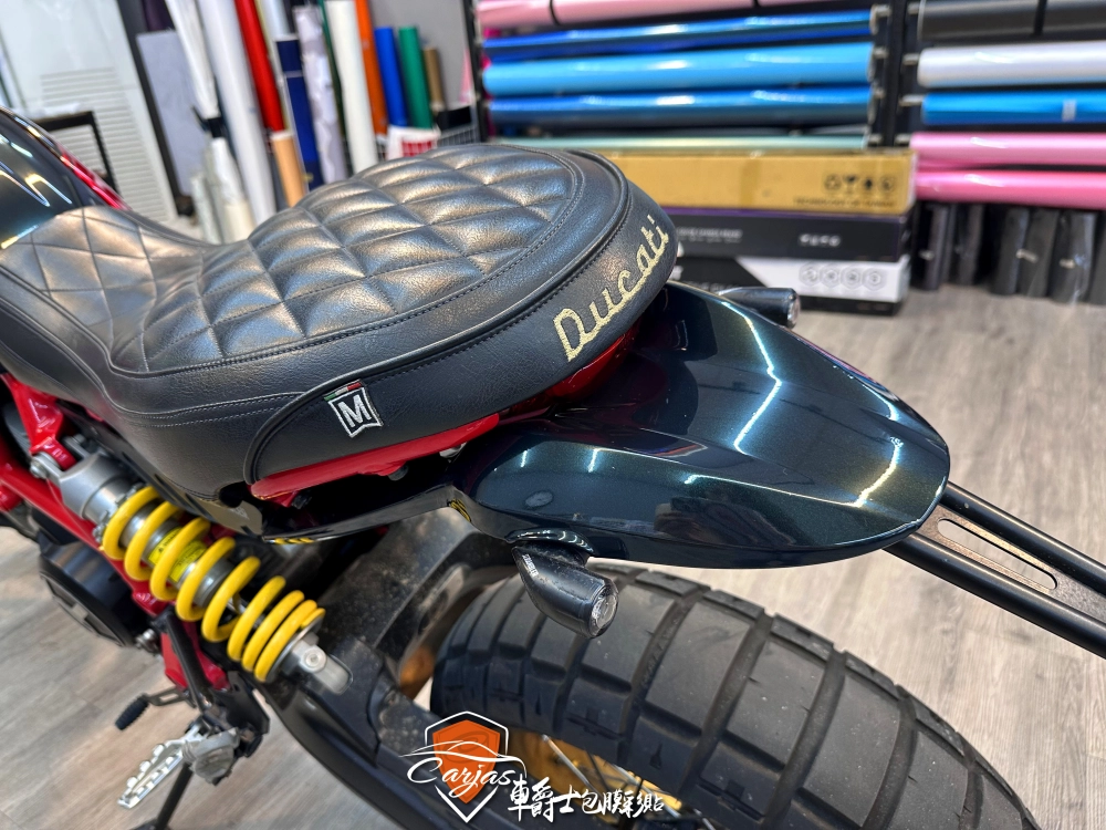 DUCATI SCRAMBLER 油箱、前後土除星鑽祖母綠改色包膜