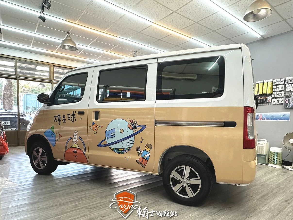 TOYOTA TOWN ACE 磚星球企業形象車體廣告車身彩貼