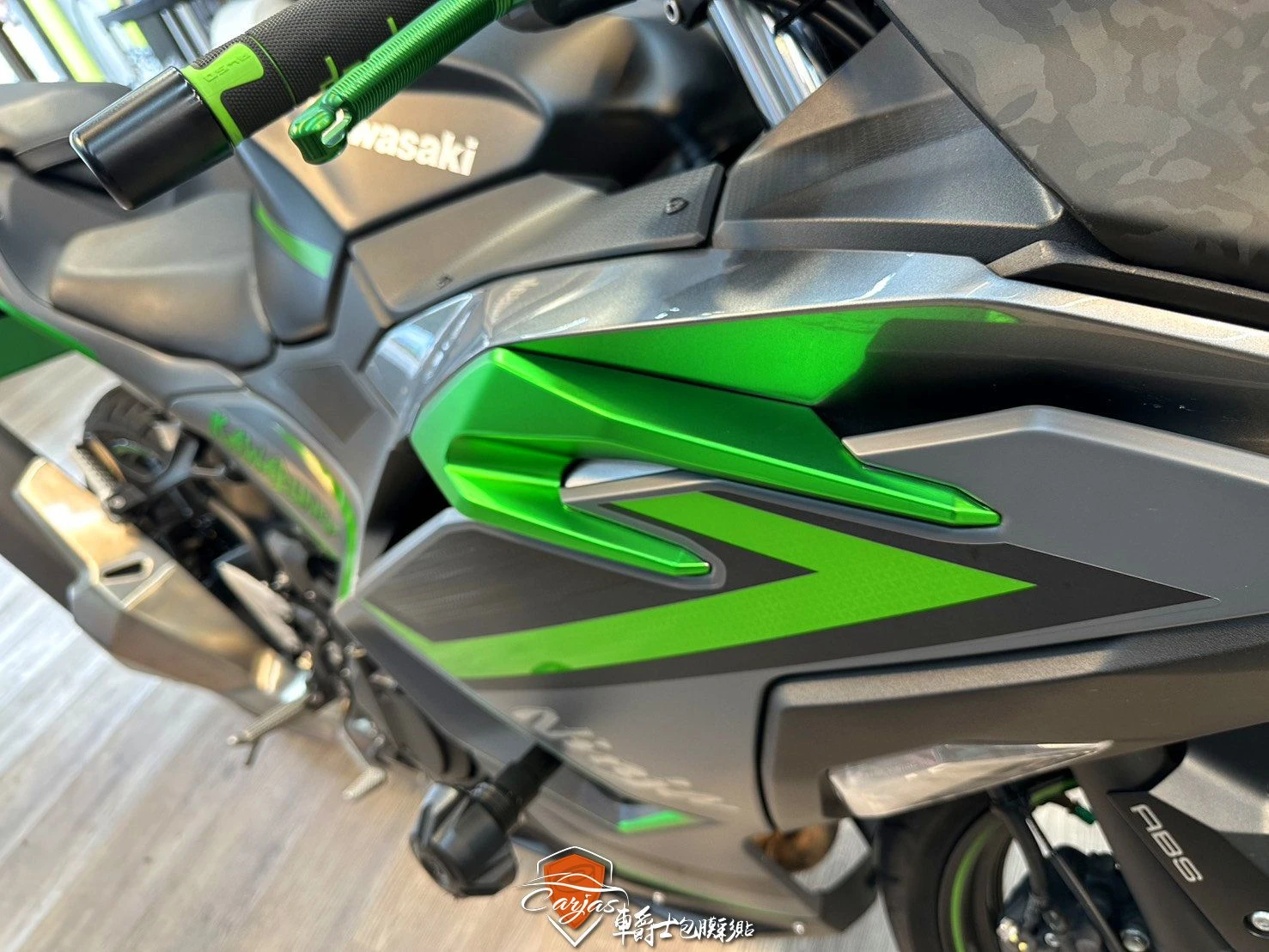 KAWASAKI NINJA 500 客製化類廠車競技車身彩貼