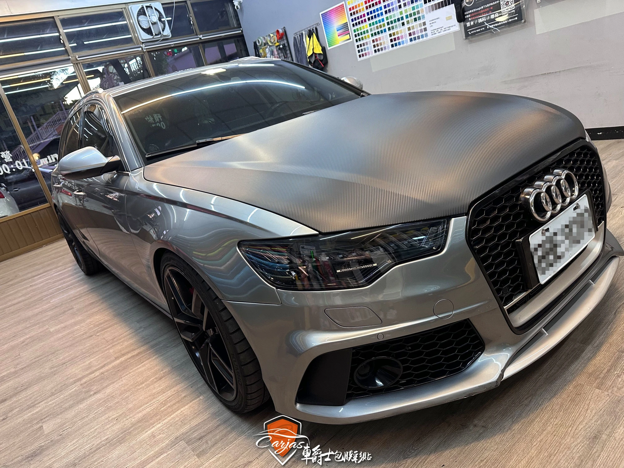 AUDI A6 引擎蓋、前保飾蓋3D黑卡夢改色包膜