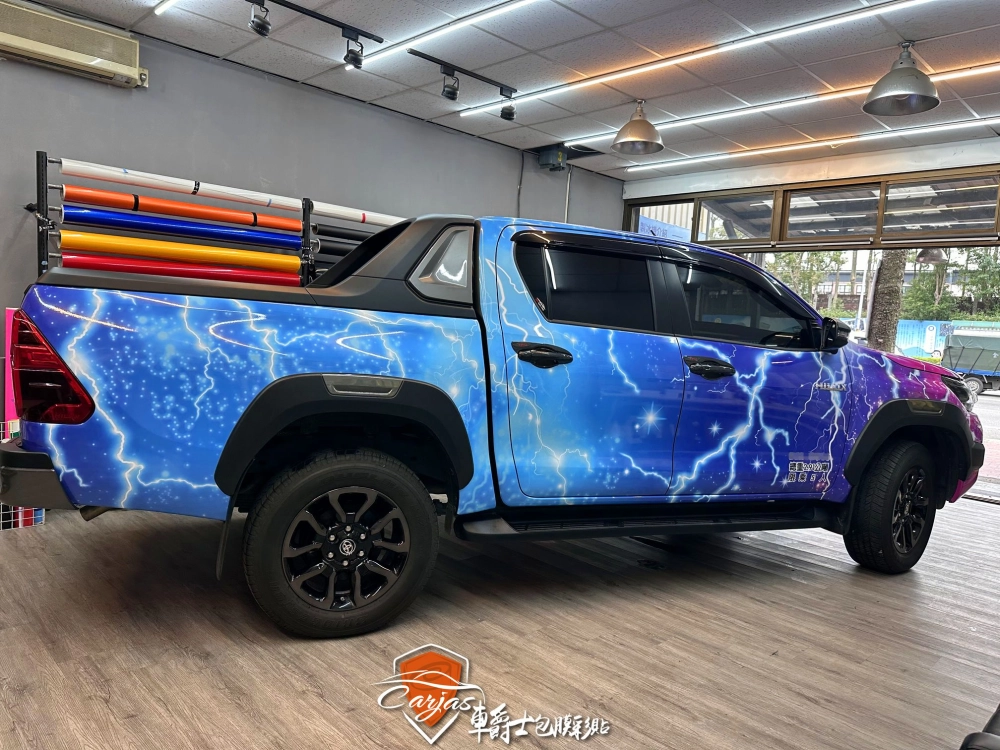 TOYOTA HILUX 全車客製化迷彩、閃電星空彩貼包膜