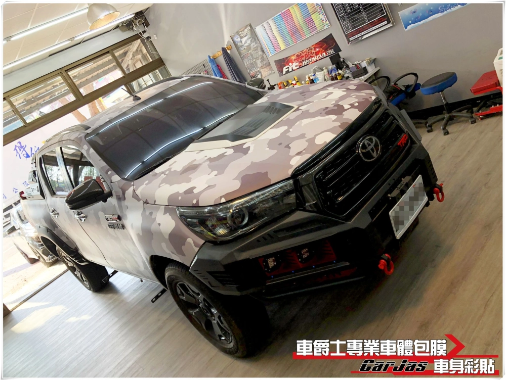 TOYOTA HILUX 全車迷彩改色包膜