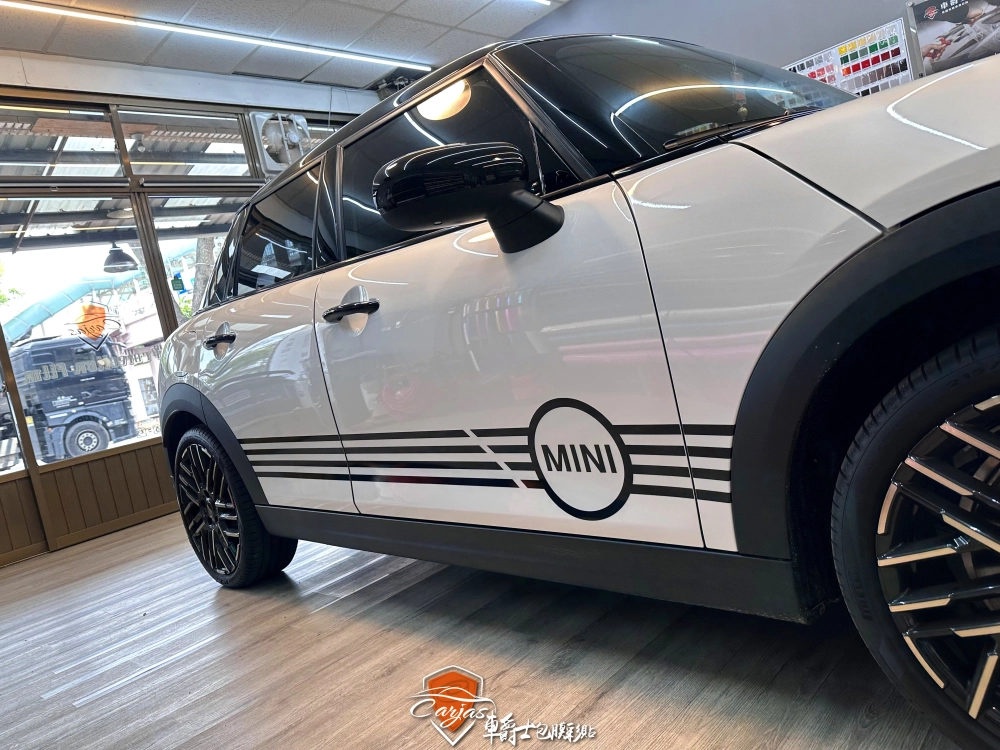 MINI COOPER 客製化運動線條車身彩貼