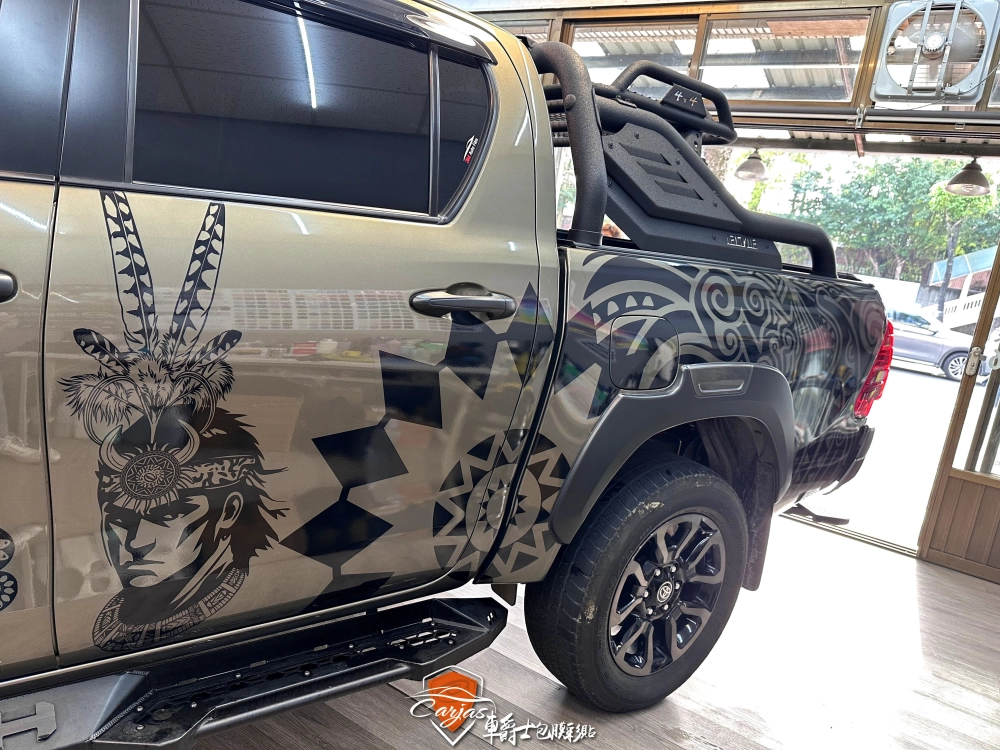 TOYOTA HILUX 客製化設計車身彩貼