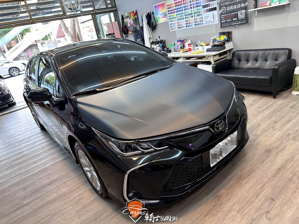 TOYOTA ALTIS 引擎蓋3D黑卡夢改色包膜