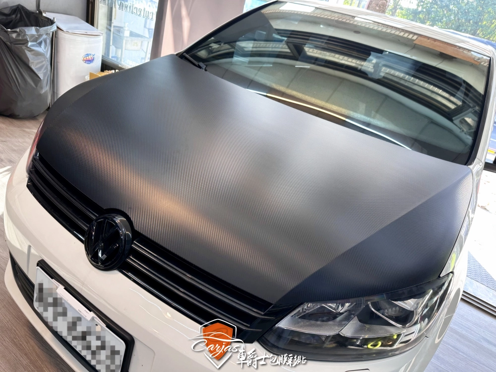 VOLKSWAGEN TOURAN 引擎蓋3D黑卡夢改色包膜