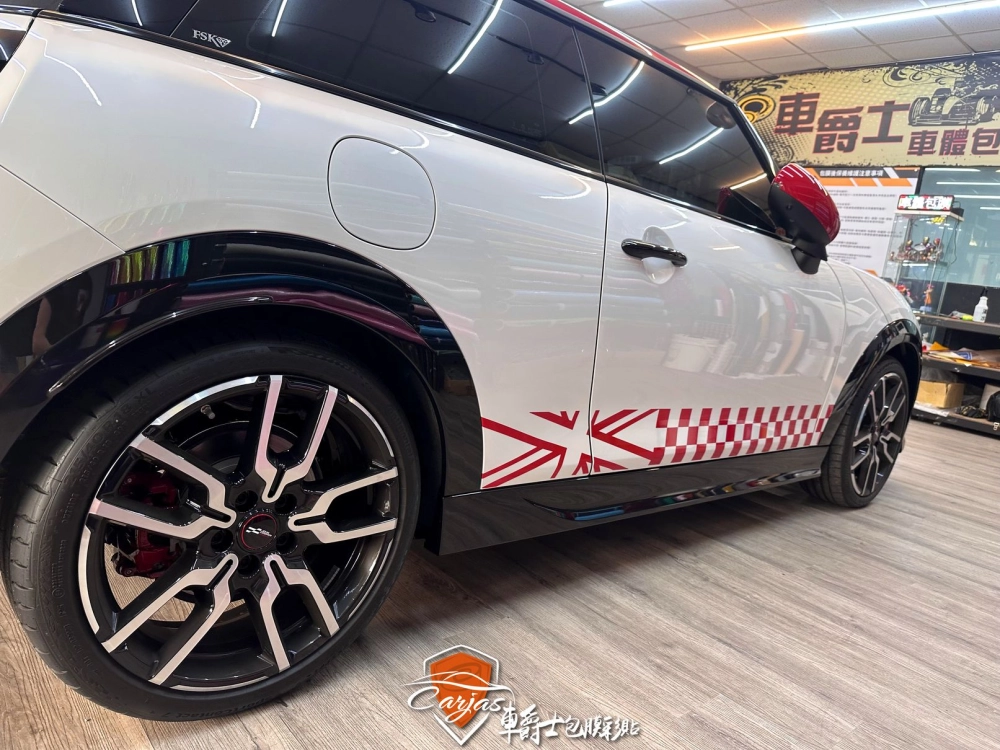 MINI COOPER 客製化運動線條車身彩貼