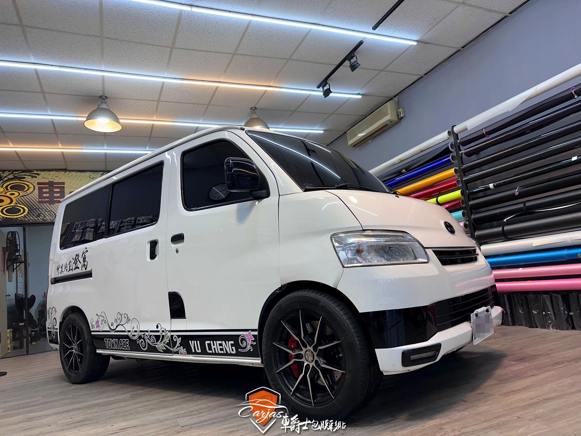 TOYOTA TOWN ACE 客製化車身線條彩貼