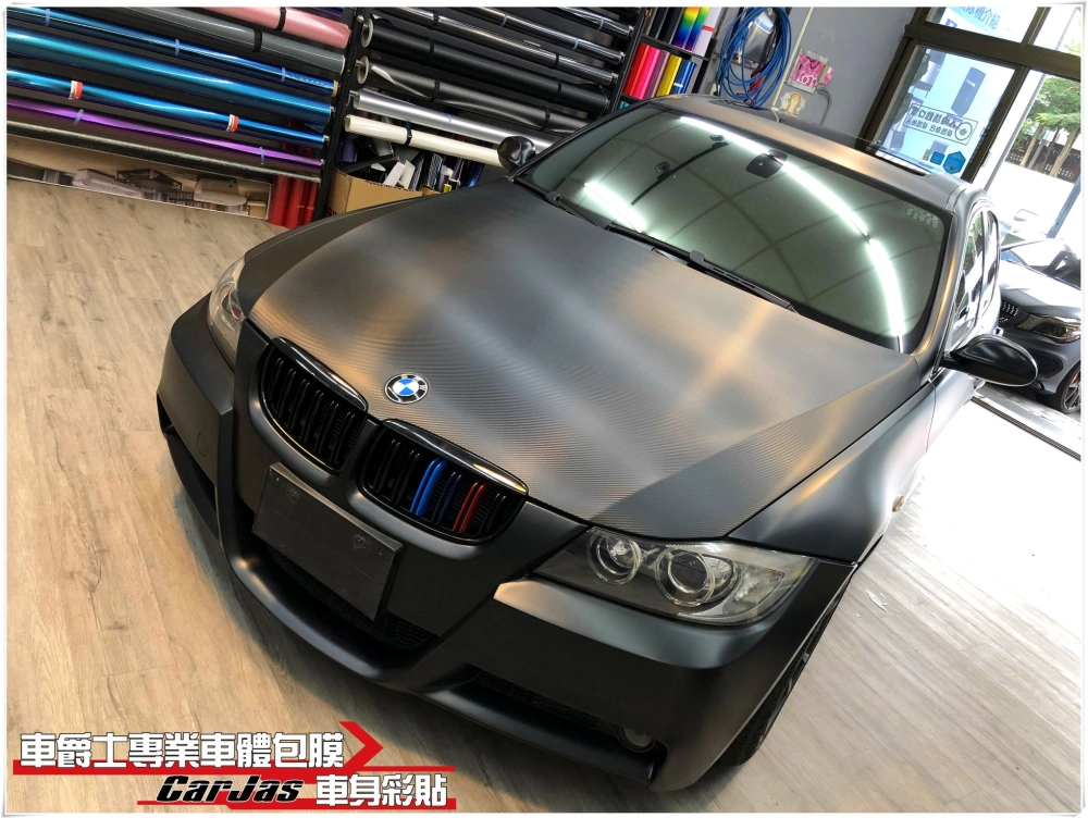 BMW E90 325i 全車消光黑、3D黑卡夢改色包膜