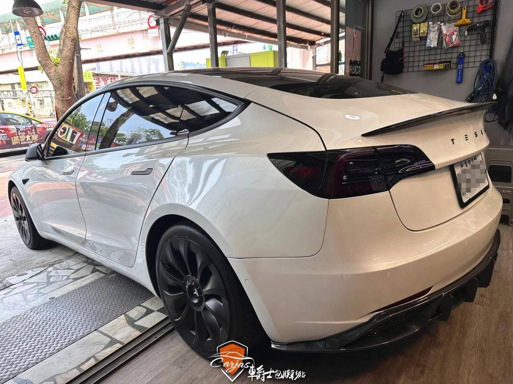 TESLA MODEL3 尾燈TPU燻黑色包膜