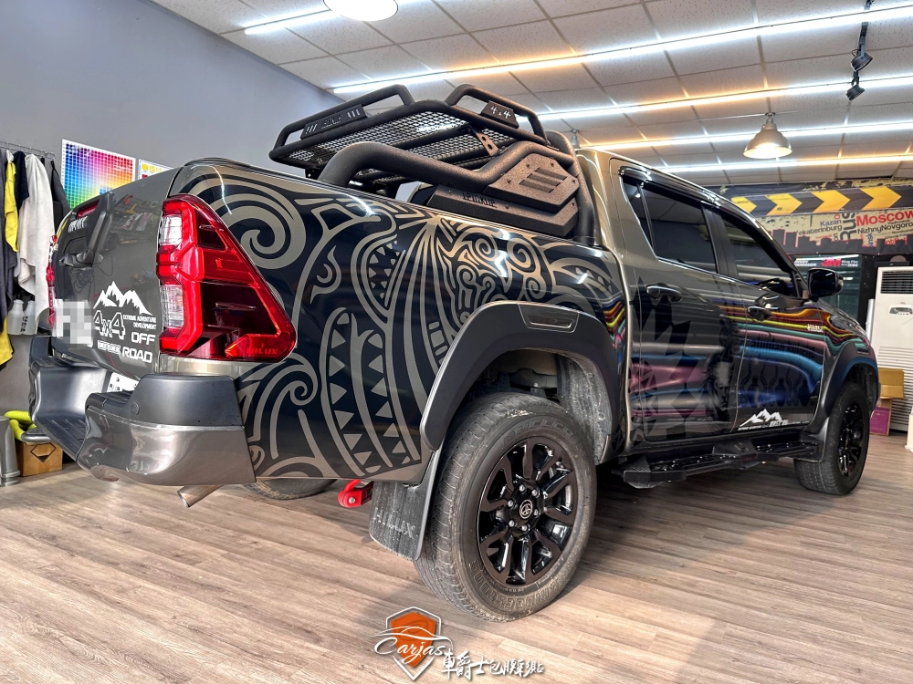 TOYOTA HILUX 客製化設計車身彩貼