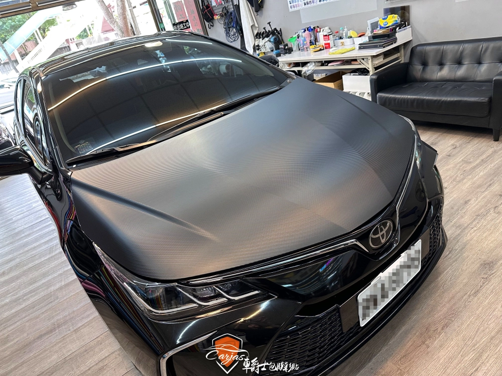 TOYOTA ALTIS 引擎蓋3D黑卡夢改色包膜