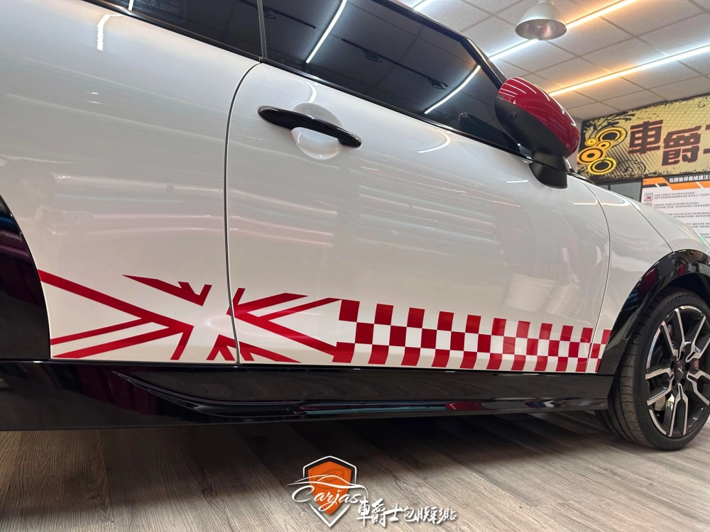 MINI COOPER 客製化運動線條車身彩貼