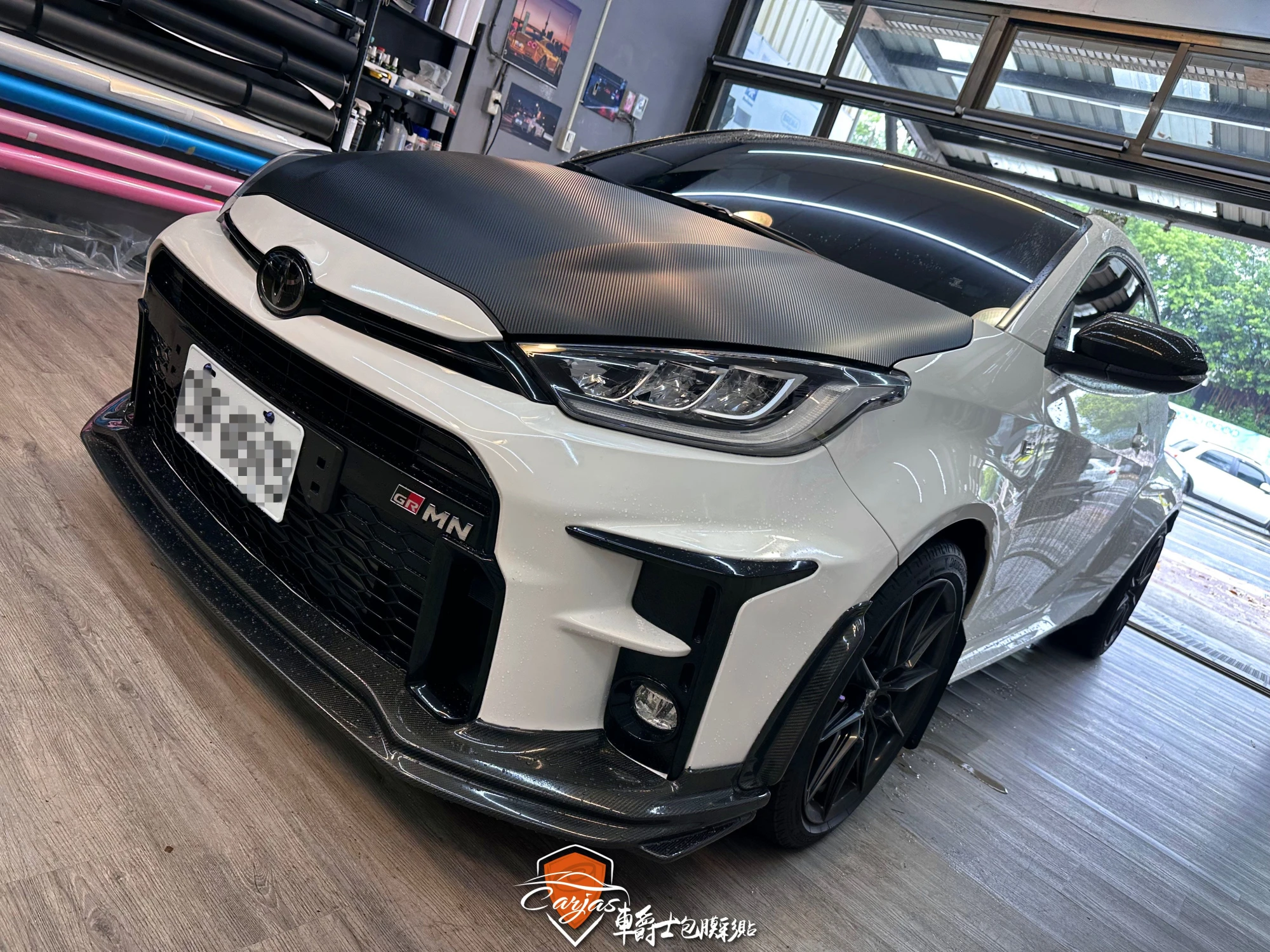 TOYOTA GR YARIS 引擎蓋3D黑卡夢改色包膜