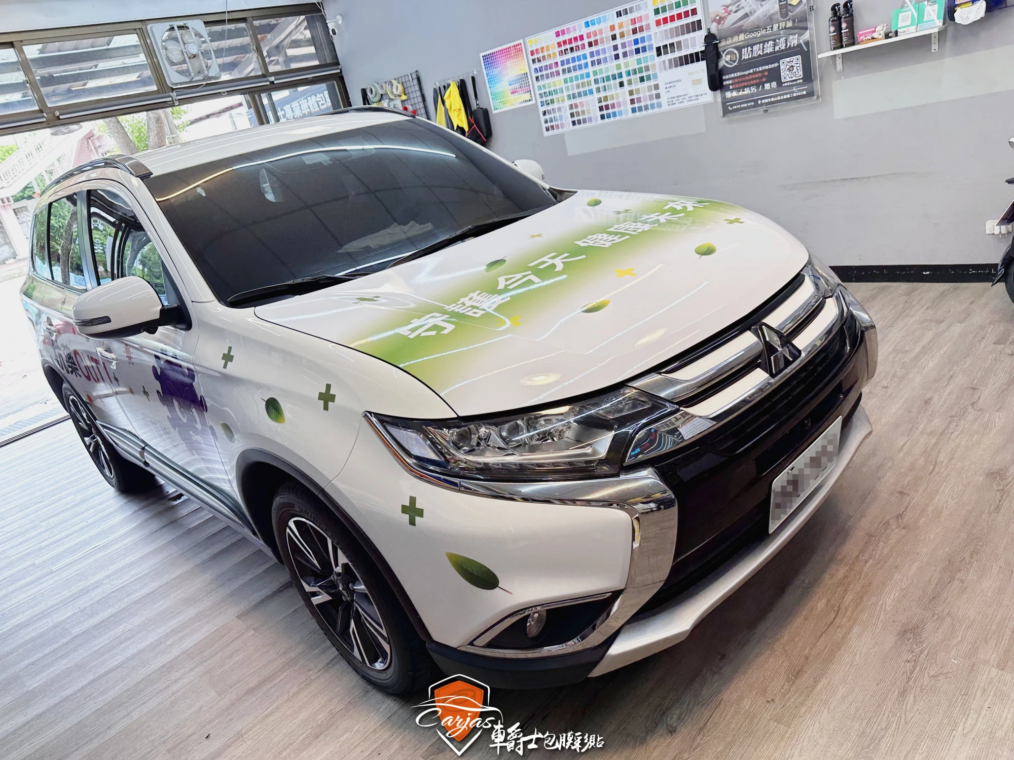 MITSUBISHI OUTLANDER 廣告形象車體廣告車身彩貼設計