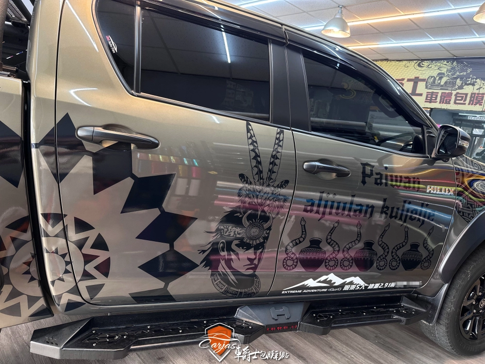 TOYOTA HILUX 客製化設計車身彩貼