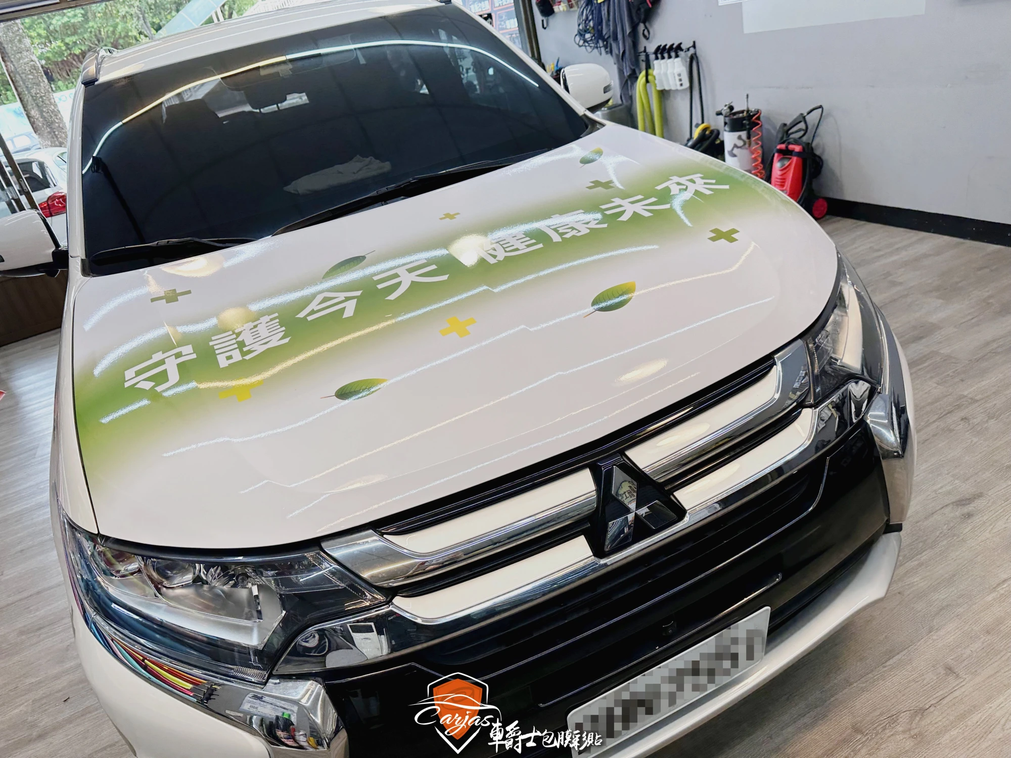 MITSUBISHI OUTLANDER 廣告形象車體廣告車身彩貼設計