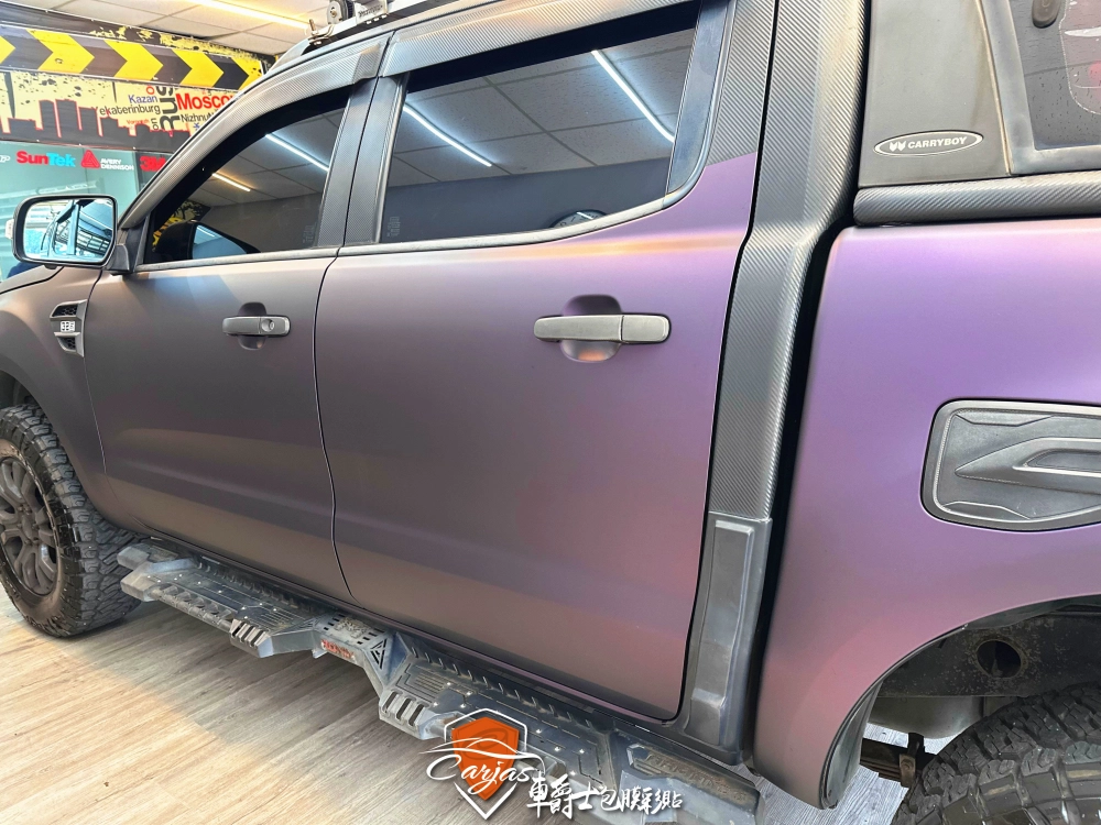 FORD RANGER 皮卡 消光黑幻紫改色包膜