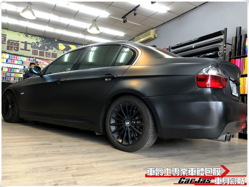 BMW E90 325i 全車消光黑、3D黑卡夢改色包膜