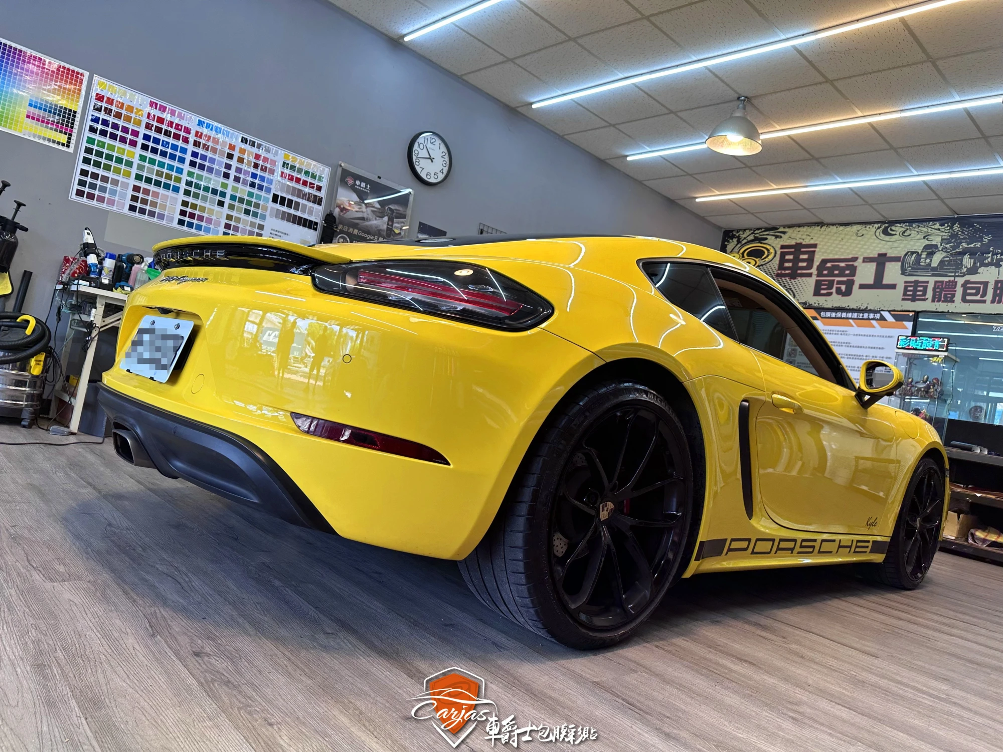 PORSCHE 718 GTS 客製化運動線條車身彩貼