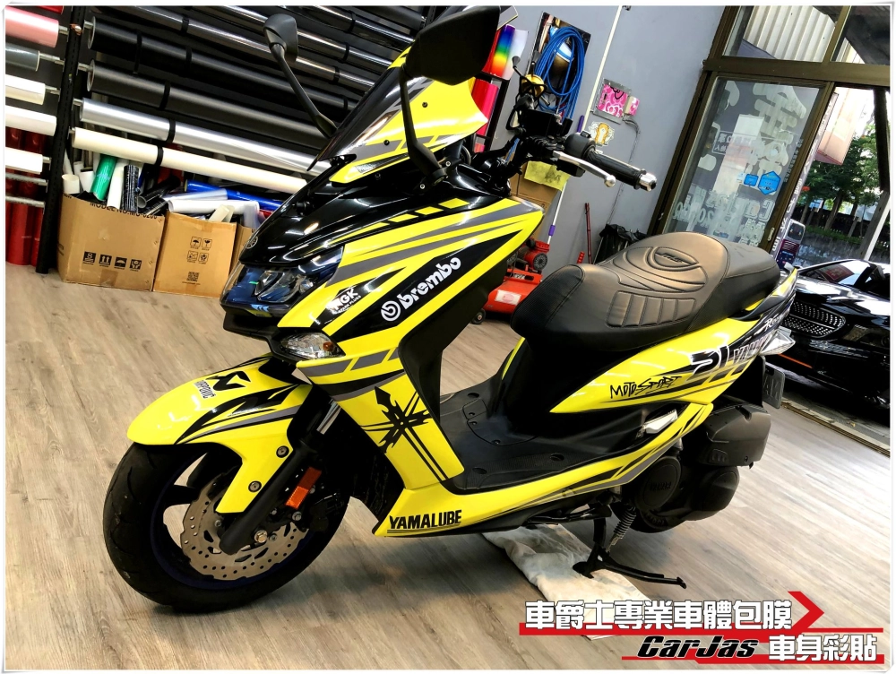 YAMAHA SMAX 客製化仿賽車身彩貼設計