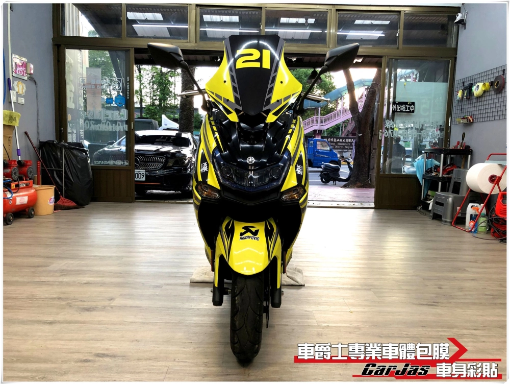 YAMAHA SMAX 客製化仿賽車身彩貼設計