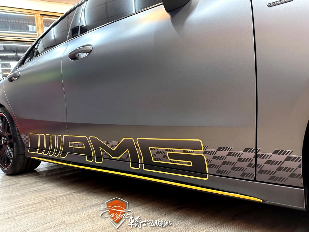 BENZ CLA45S 客製化車身拉線車身彩貼
