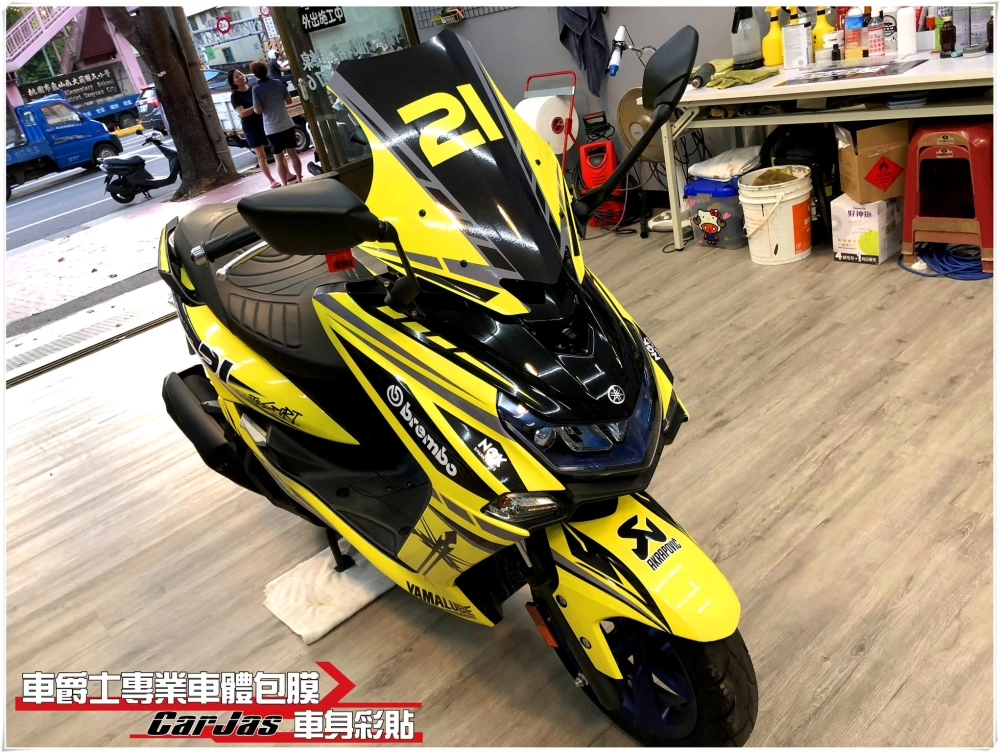 YAMAHA SMAX 客製化仿賽車身彩貼設計