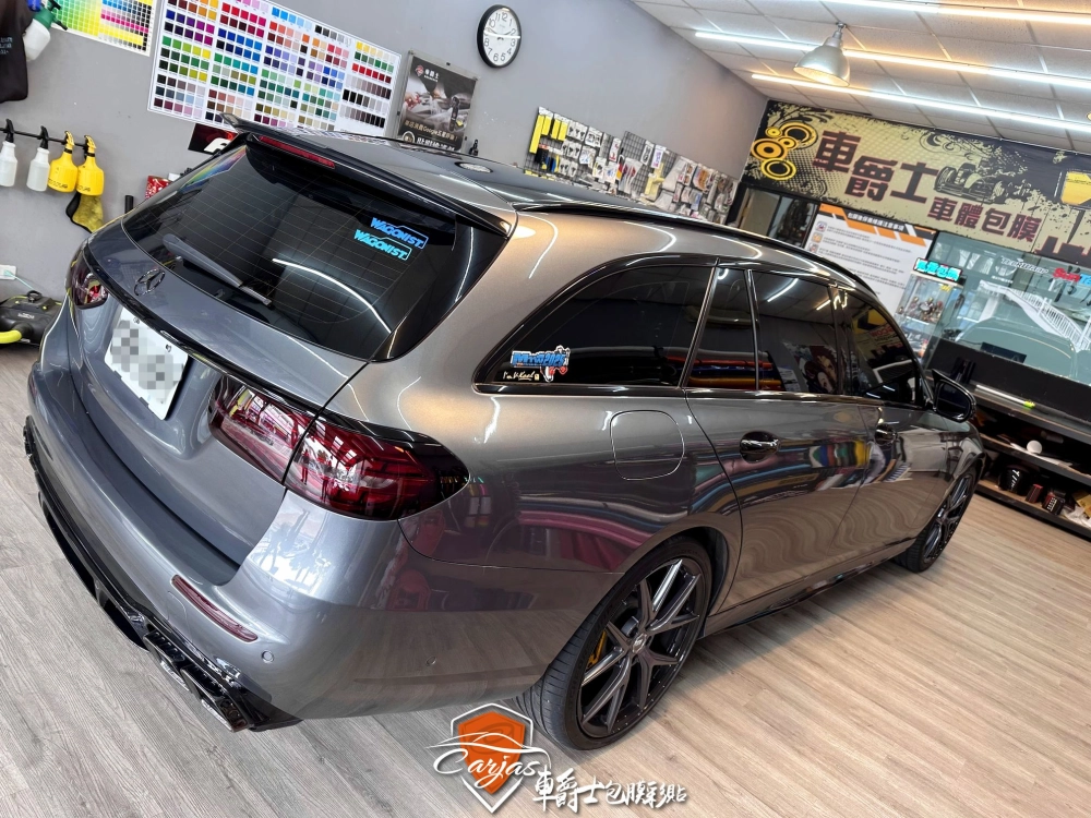 BENZ E-class 類全景天窗亮黑車頂貼膜