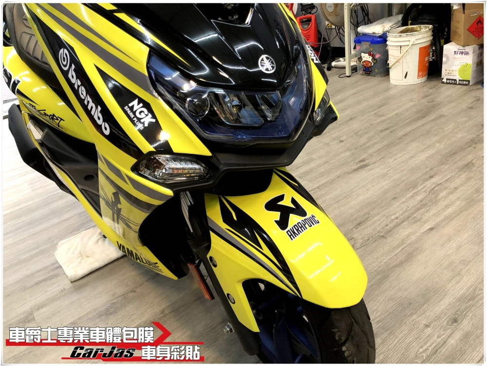 YAMAHA SMAX 客製化仿賽車身彩貼設計