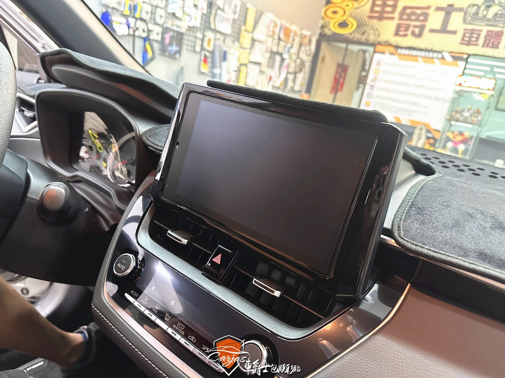 TOYOTA COROLLA CROSS 引擎蓋、大燈、前葉子板及後視鏡 TPU自體修復透明犀牛皮保護膜&車身鍍膜