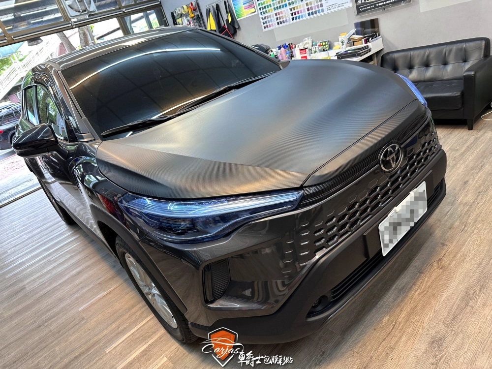 TOYOTA COROLLA CROSS 引擎蓋3D黑卡夢改色包膜