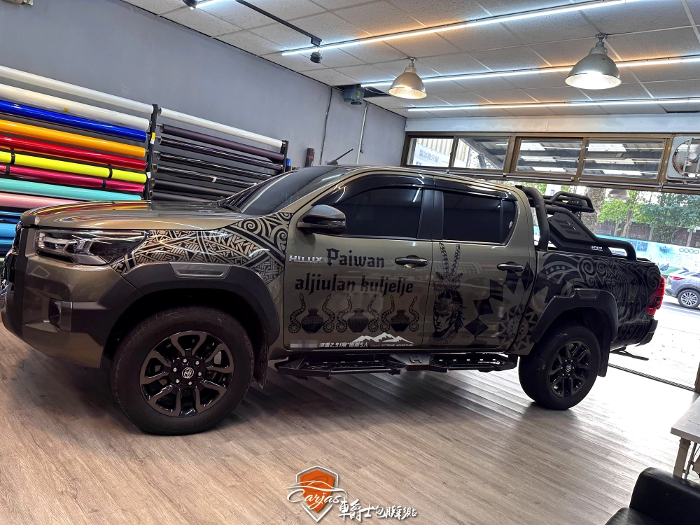 TOYOTA HILUX 客製化設計車身彩貼
