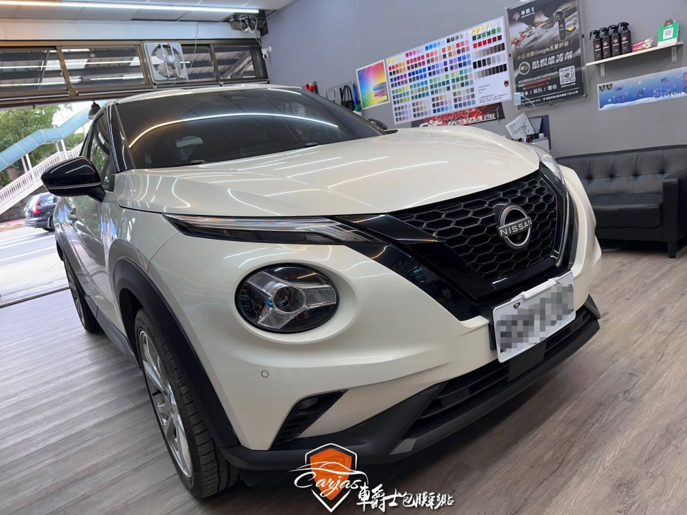 NISSAN JUKE V-MOTION水箱護罩鍍鉻飾條高亮黑改色包膜