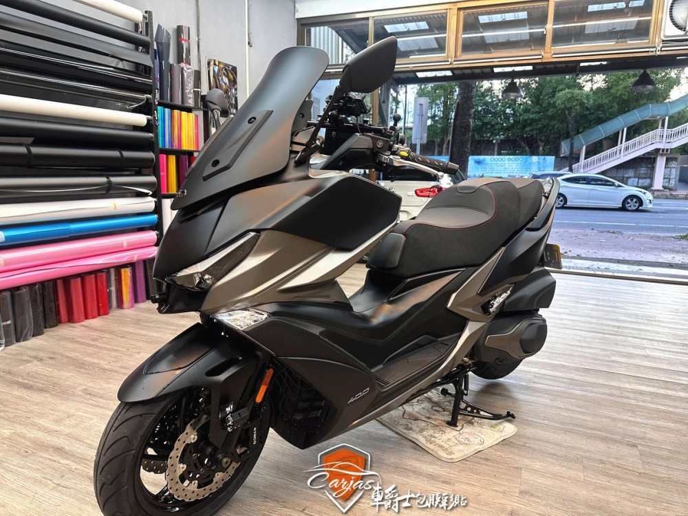 KYMCO Xciting VS 400 風鏡消光黑改色包膜