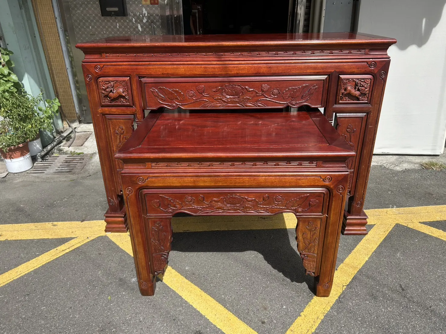 花梨木神桌 附桌面玻璃＄12500