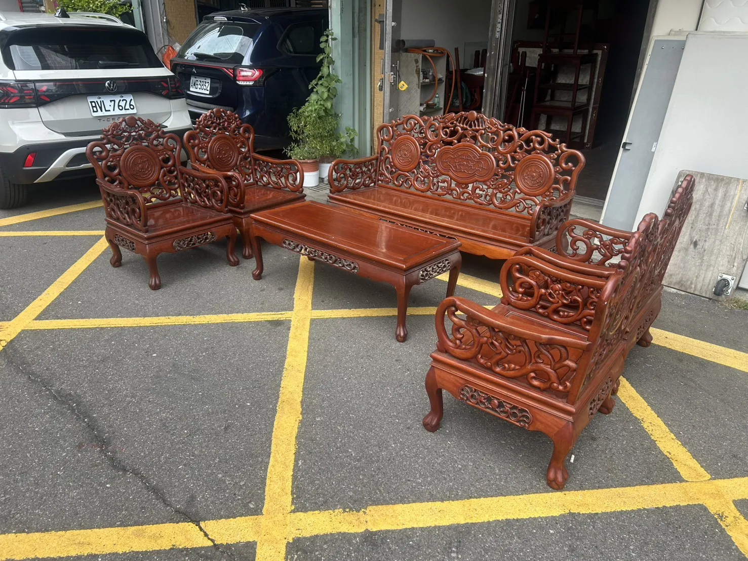 花梨木龍椅 六件組＄28000