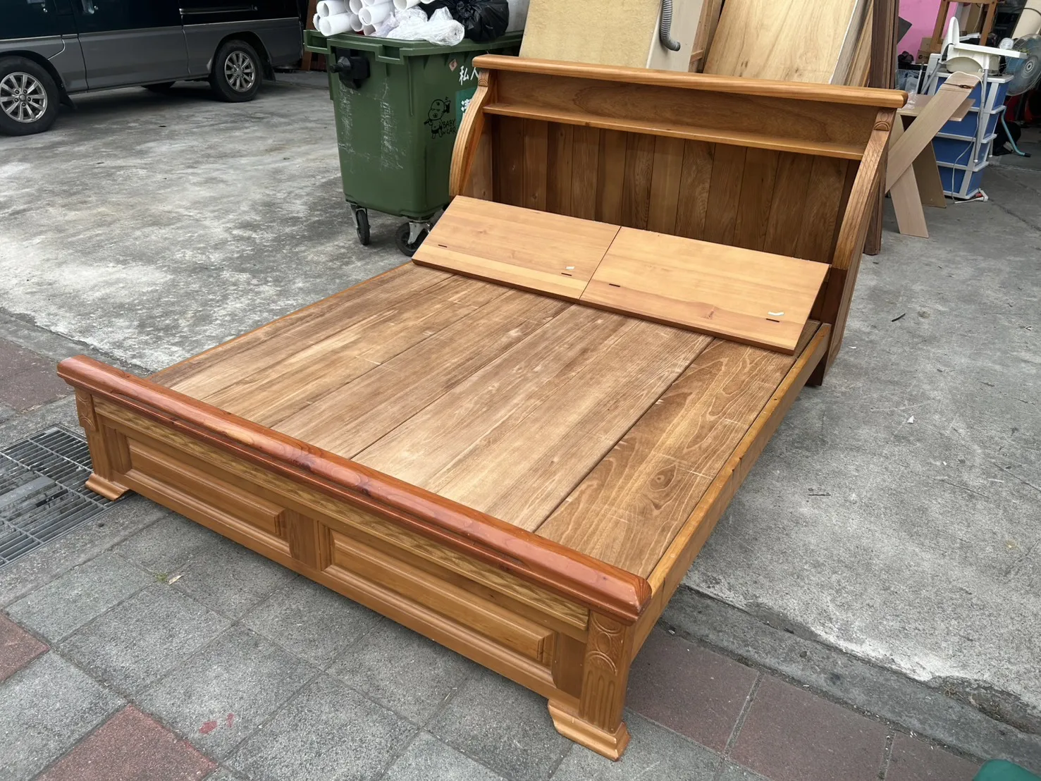 肖楠木六尺床架＄12800