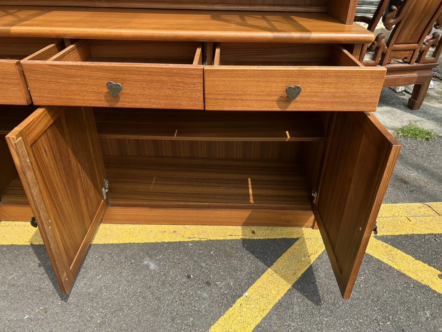 詩肯柚木餐櫃＄13800