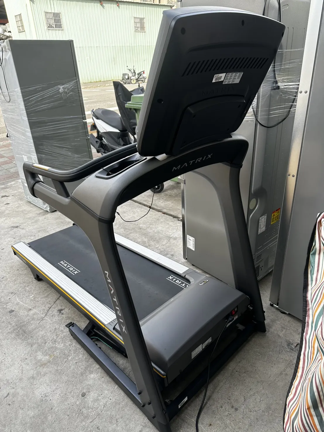 喬山智能電動跑步機＄88000