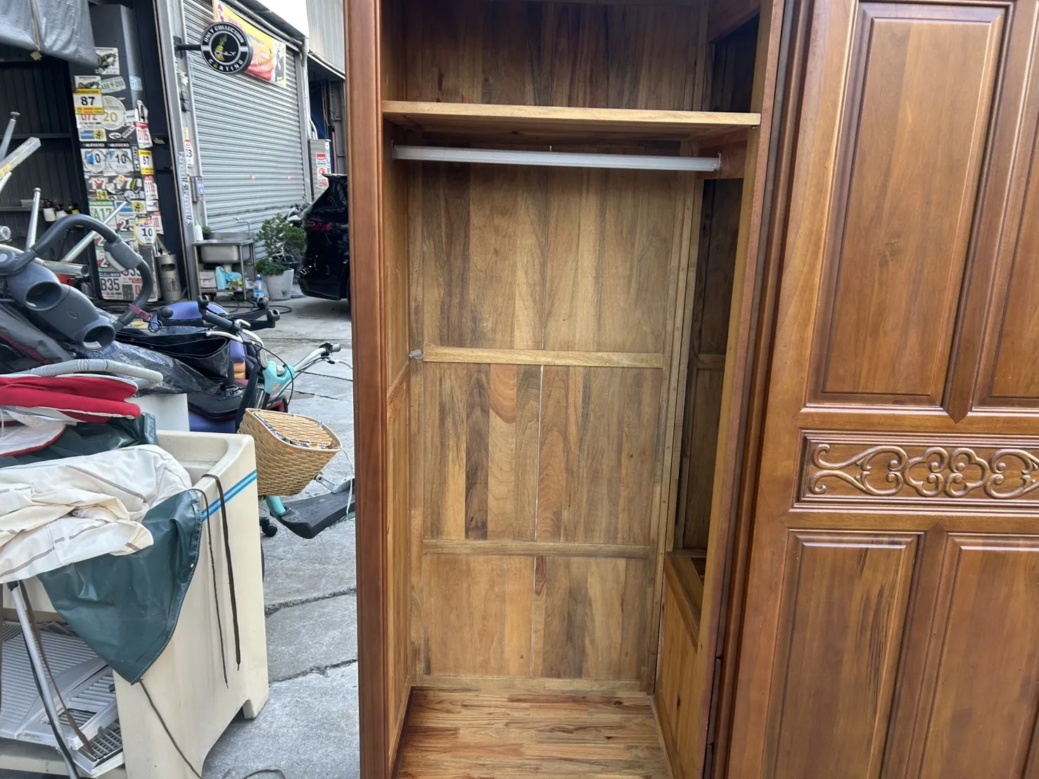 樟木八尺推門衣櫃＄16800