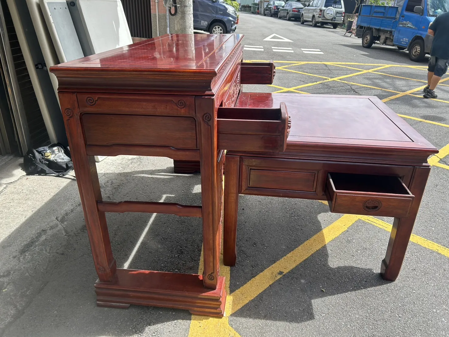 花梨木神桌 附桌面玻璃＄12500