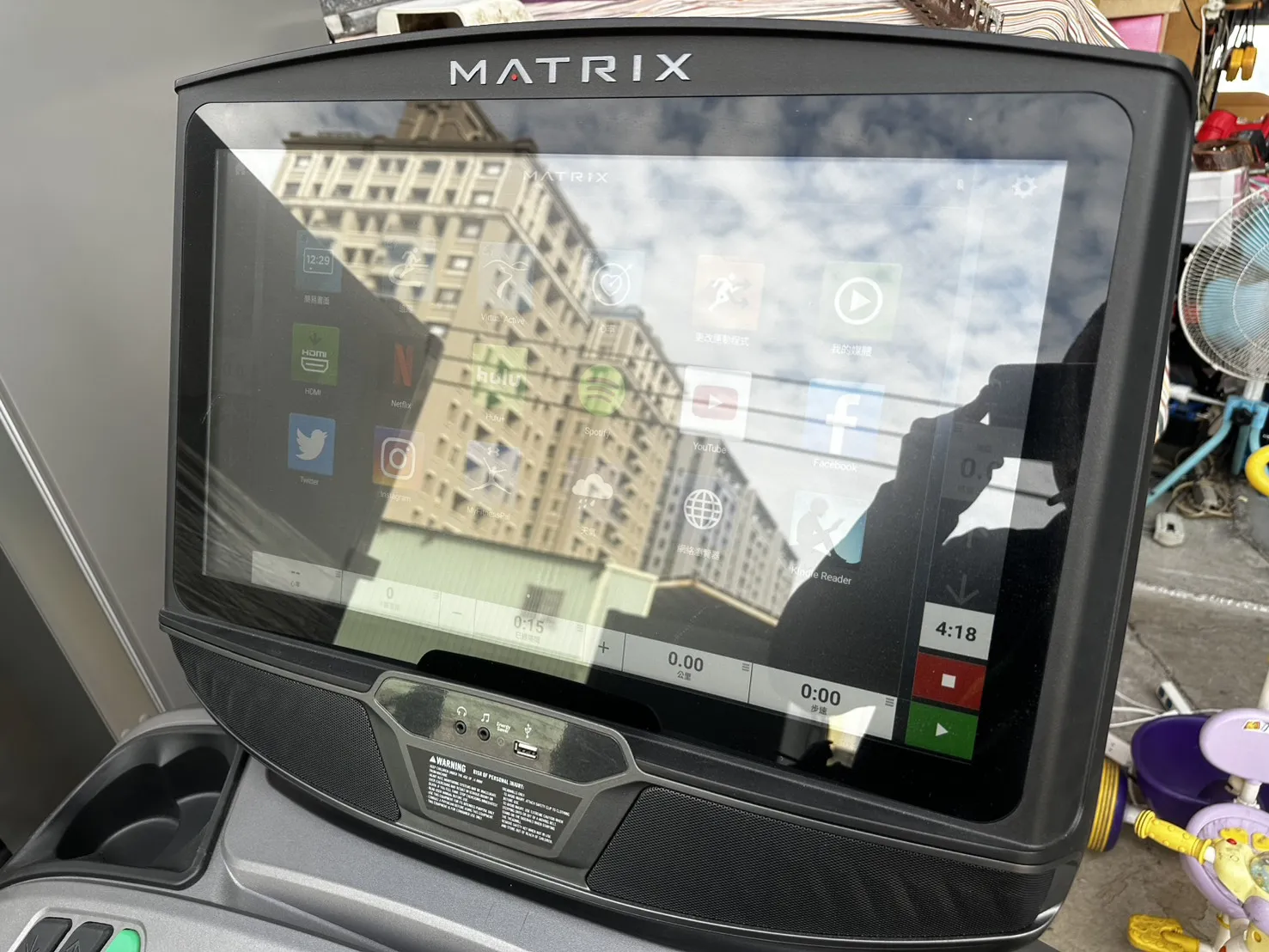 喬山智能電動跑步機＄88000