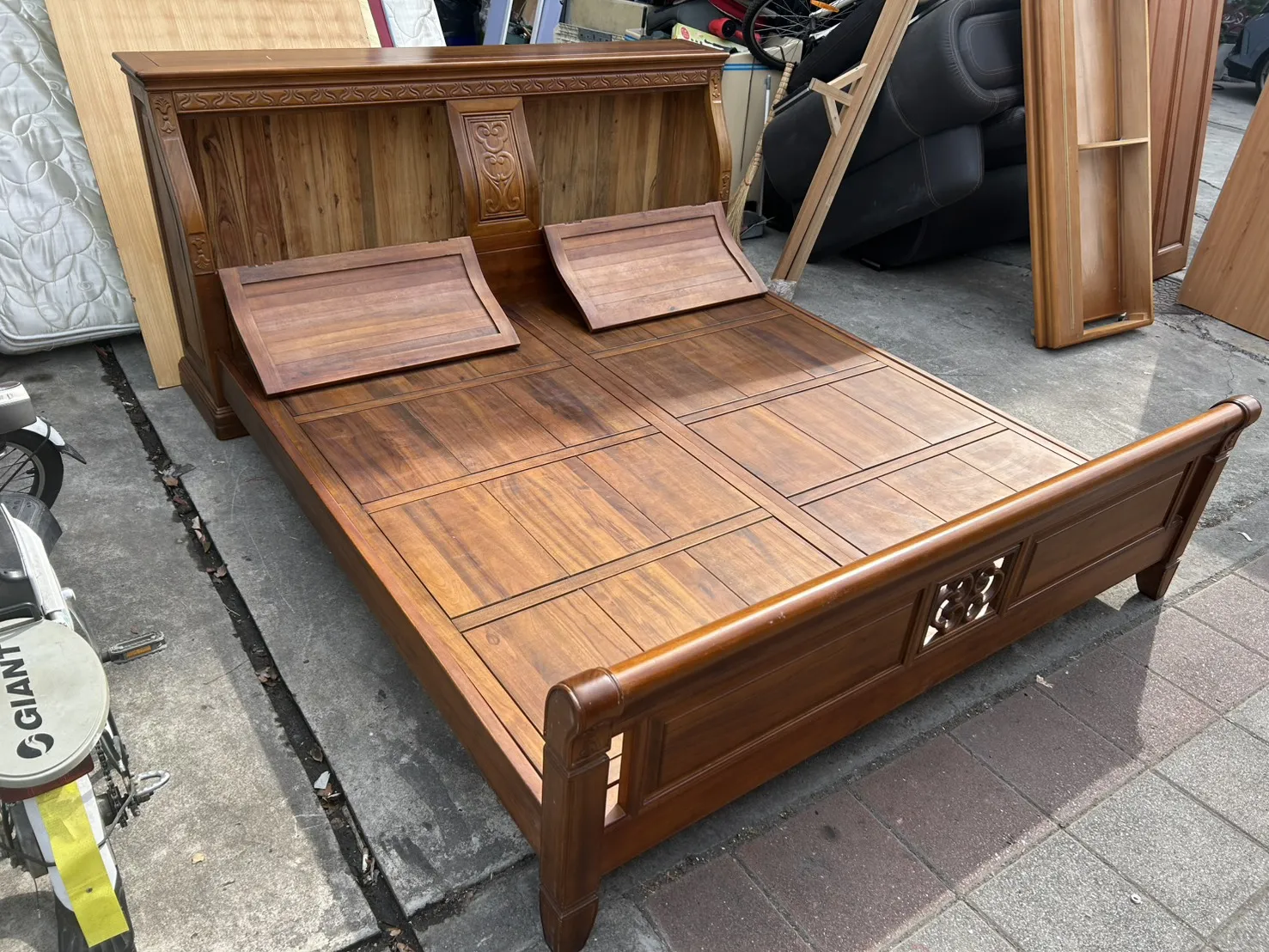 樟木六尺床組＄12800