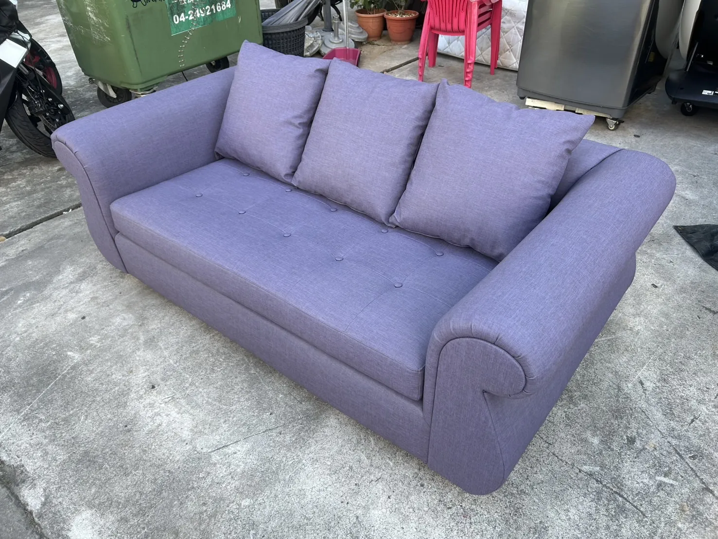 三人貓抓皮沙發＄5800