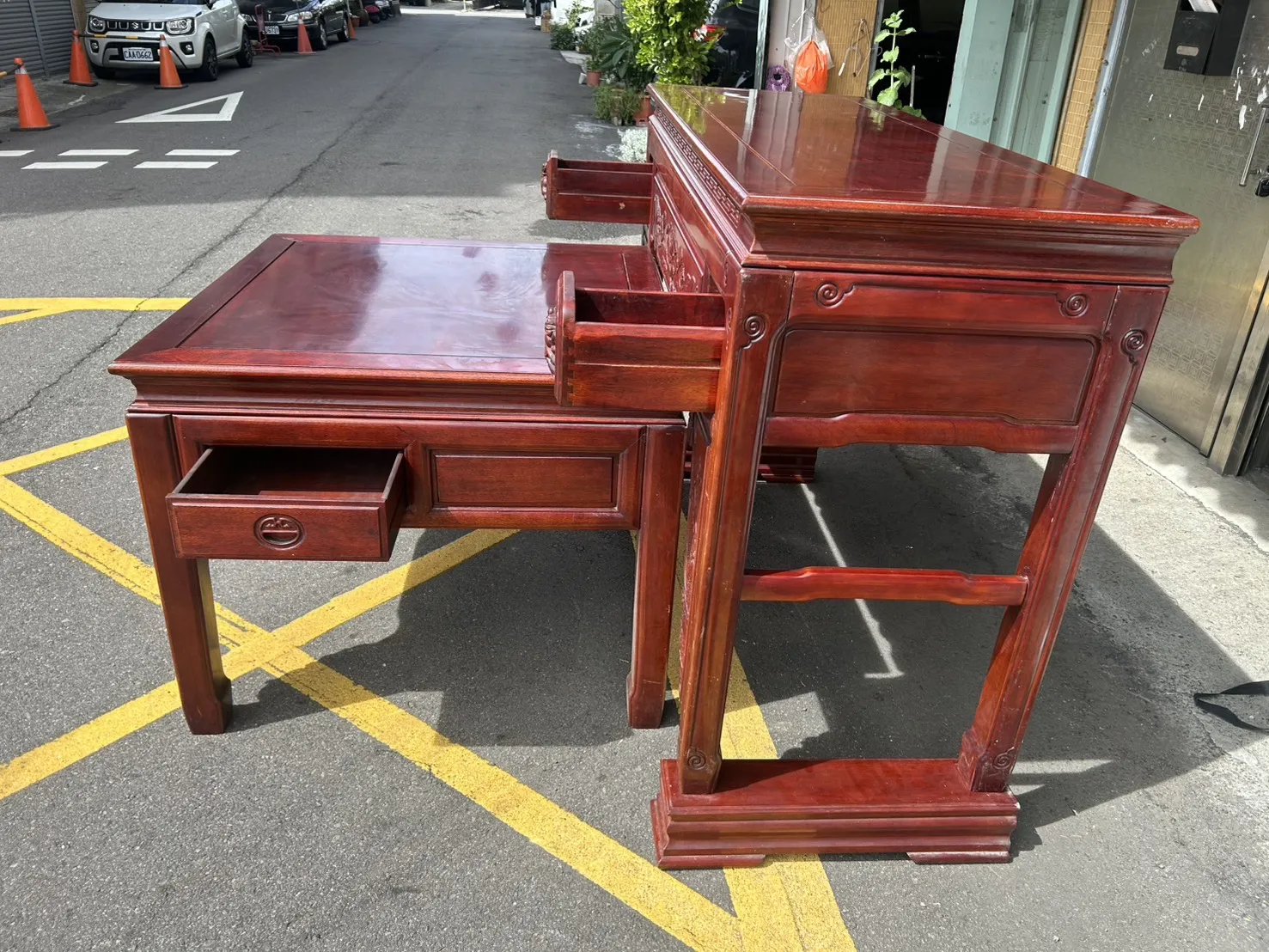 花梨木神桌 附桌面玻璃＄12500
