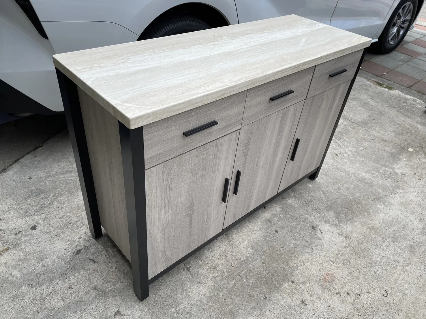 全新四尺電器櫃 / 餐櫃＄5800